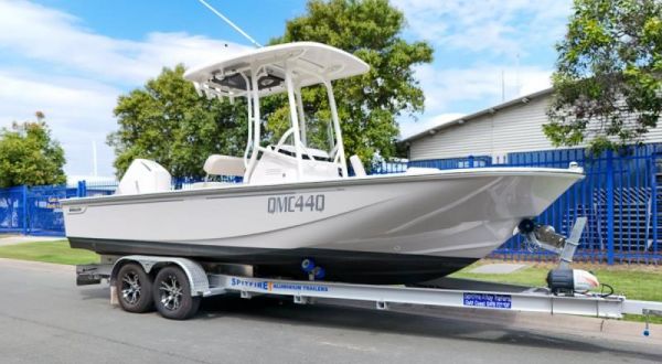 2021 Boston Whaler 210 Montauk image