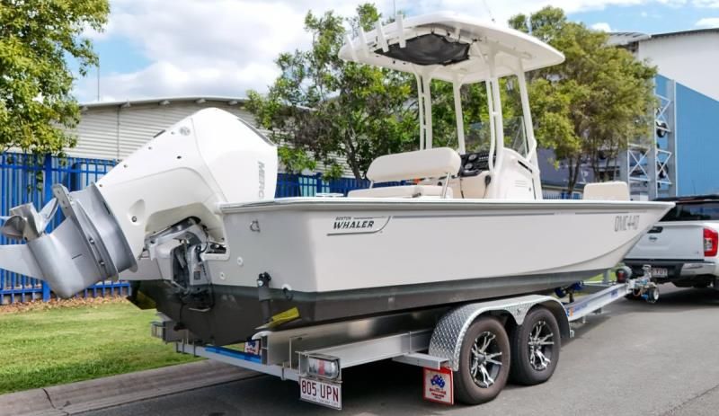 Image for 2021 Boston Whaler 210 Montauk 25