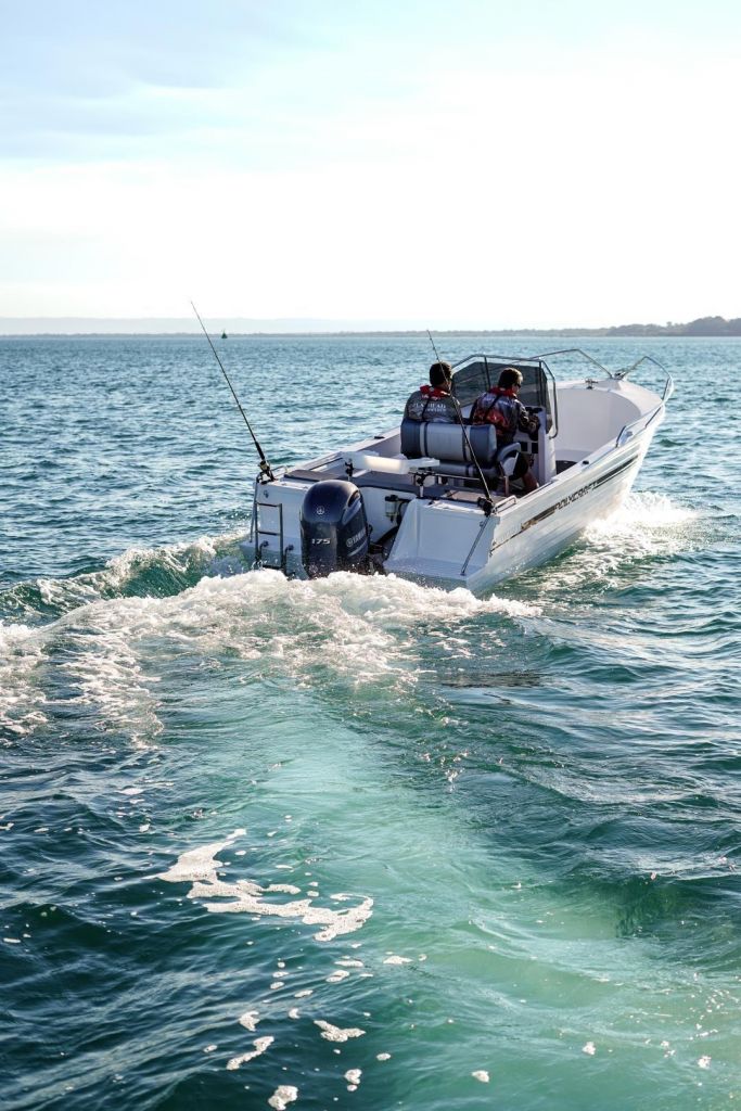 Image for Polycraft 599 Frontier Console + Yamaha F150hp 4-Stroke - Pack 4 for sale online prices 1