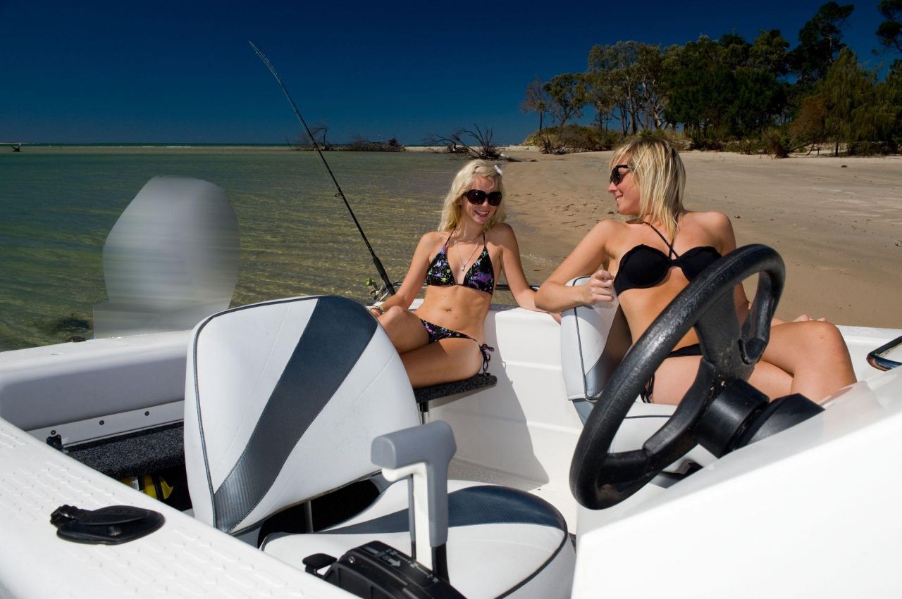 Image for Polycraft 480 Brumby Side Console + Yamaha F70hp 4-Stroke - Pack 2 for sale online prices 1
