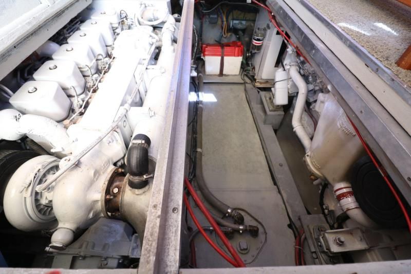 Image for Hatteras 36 Flybridge 20