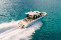 Image for 2025 Boston Whaler 330 Vantage 3