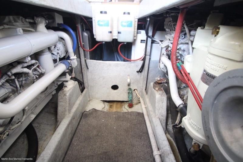 Image for 1996 Caribbean 35 Flybridge Cruiser 25