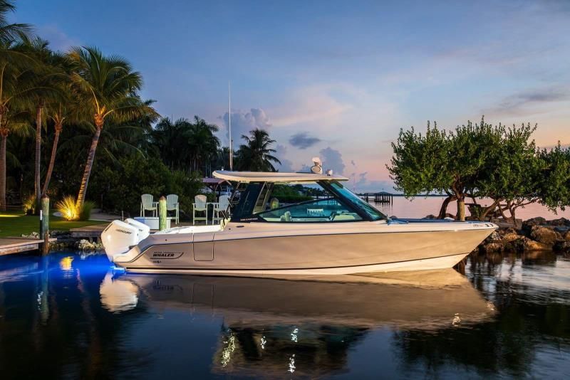 Image for 2025 Boston Whaler 330 Vantage 1
