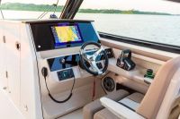 Image for 2025 Boston Whaler 330 Vantage 6