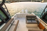 Image for 2025 Boston Whaler 330 Vantage 47