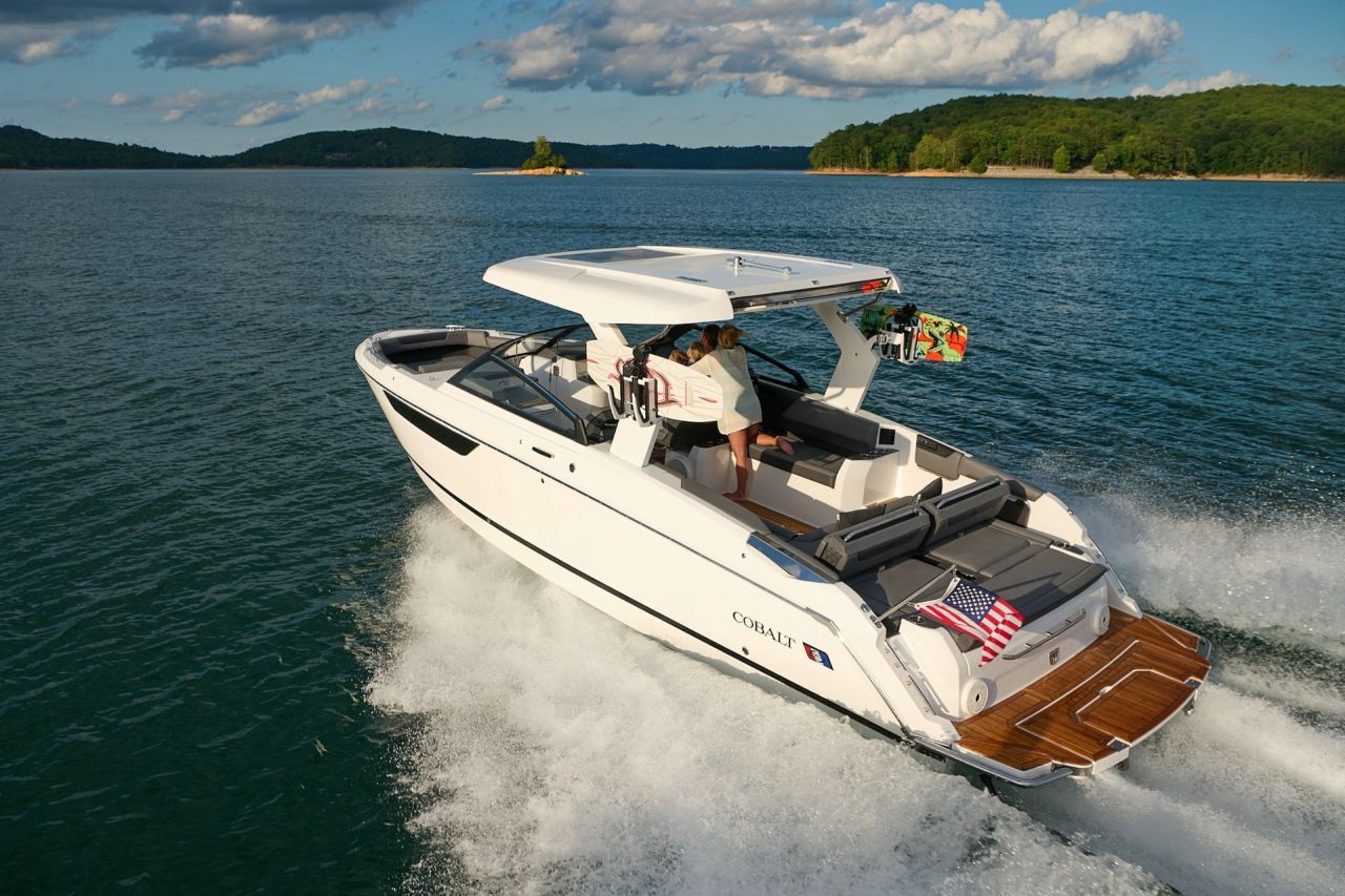 Image for 2025 Cobalt R31 Sterndrive Monohull 1