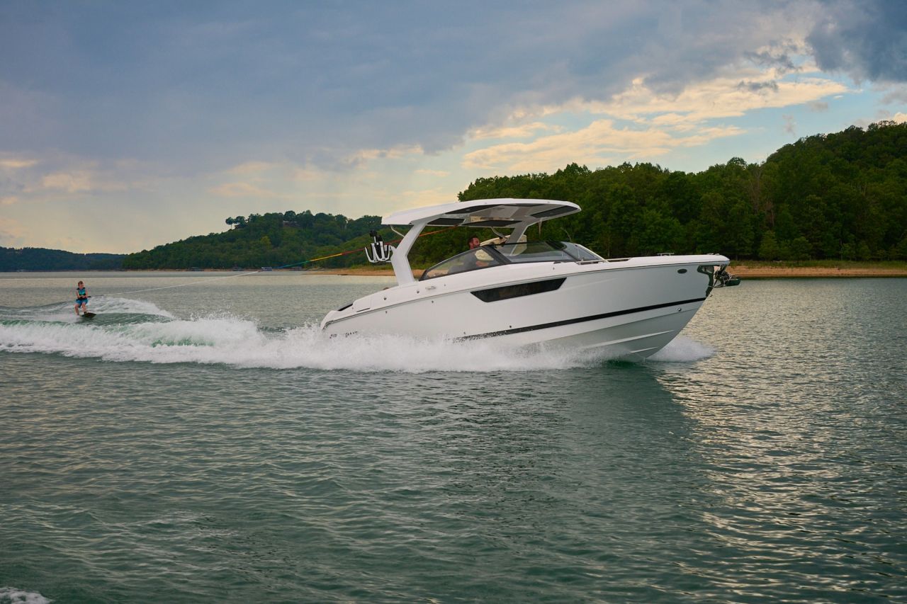 Image for 2025 Cobalt R31 Sterndrive Monohull 20