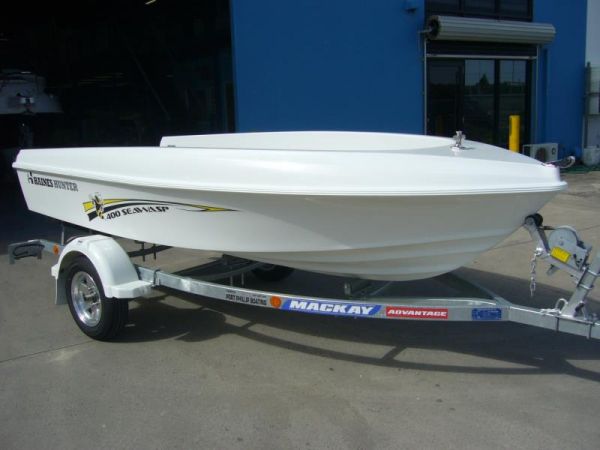 2025 HAINES HUNTER Seawasp 400 image