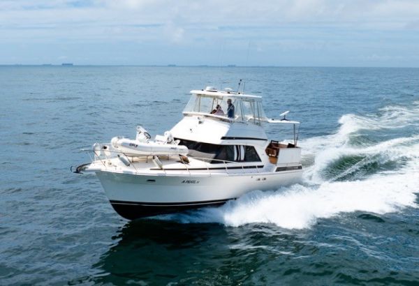 1998 RIVIERA Flybridge 40 Aft Cabin image