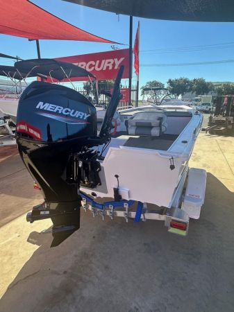 2024 QUINTREX 420 Hornet Trophy image