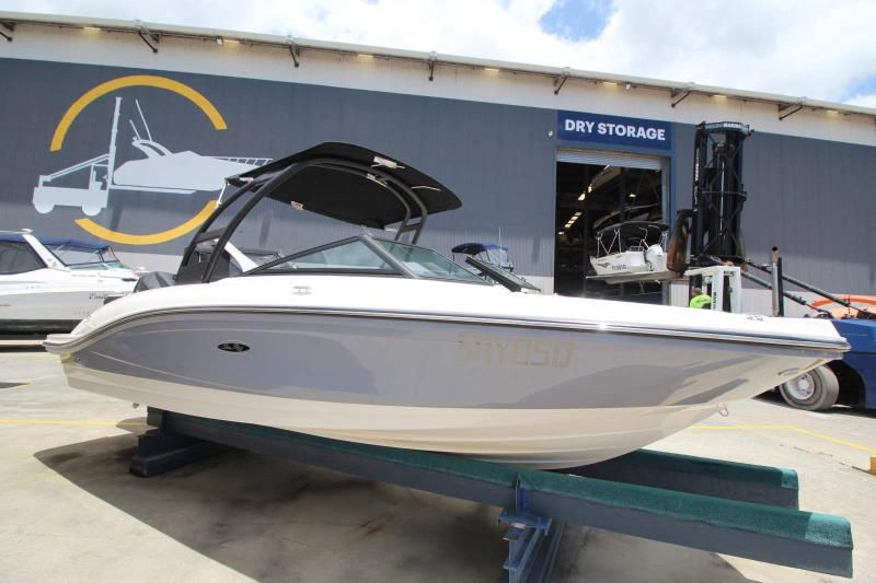 Image for 2023 Sea Ray 210 SPX OB 18