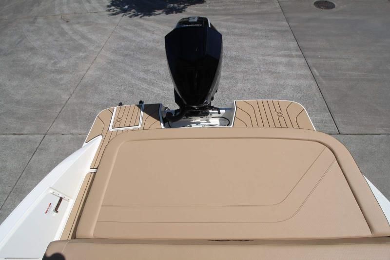 Image for 2024 Sea Ray 210 SPX OB 16