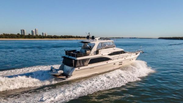 2012 HAMPTON Pilothouse 680 image