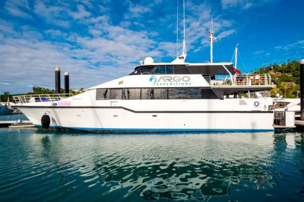 2004 EXPEDITION Motor Yacht 27M image
