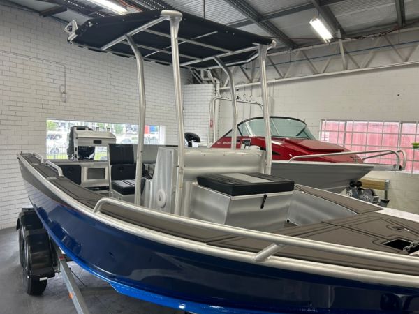 2024 Mclay 601 Fortress Monohull BARRA image