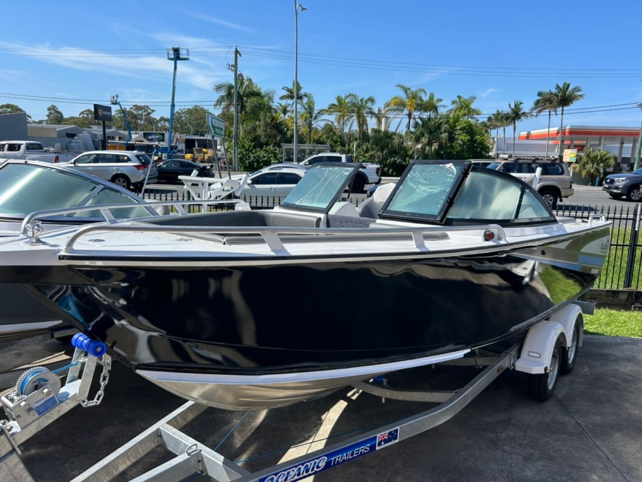 Image for 2024 Bluefin Bowrider Boat 580 0