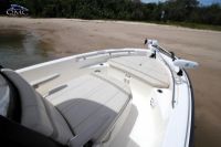 Image for 2022 Boston Whaler 220 Dauntless 5