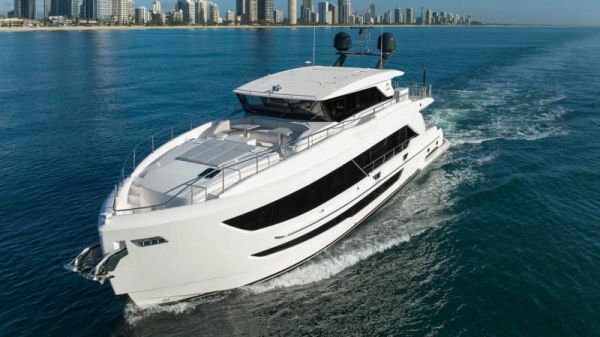 2023 HORIZON YACHTS Skylounge FD90 image