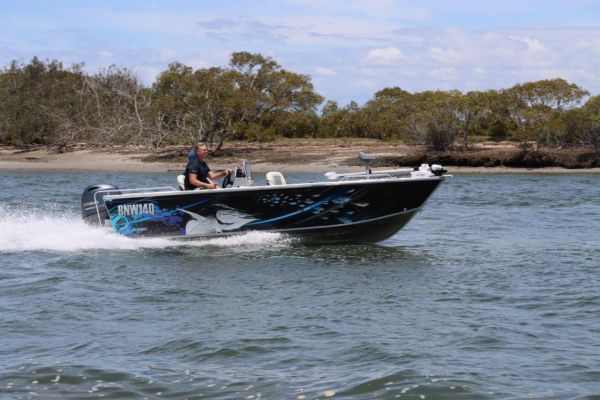 Quintrex 570 Renegade SC(Side Console) + Yamaha F115hp 4-Stroke - Pack 2 for sale online prices image