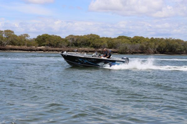 Quintrex 570 Renegade SC(Side Console) + Yamaha F115hp 4-Stroke - Pack 2 for sale online prices image