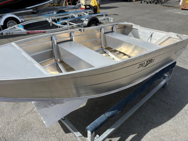 2024 Horizon 3.10 T-Rat Boat image