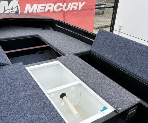 2025 Bluefin Estuary Pro Boat 396 image