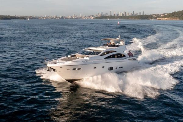 2010 SUNSEEKER Predator 84 image