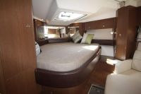 Image for 2020 Sea Ray 350 Sundancer Coupe 4