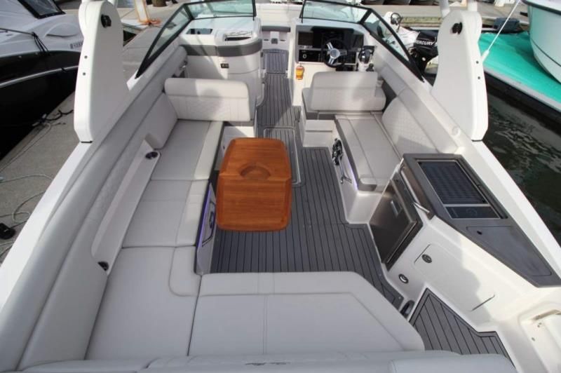 Image for 2020 Sea Ray 290 SDX OB 13