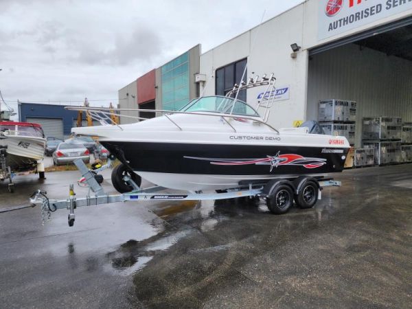 2025 HAINES HUNTER 595 Offshore image