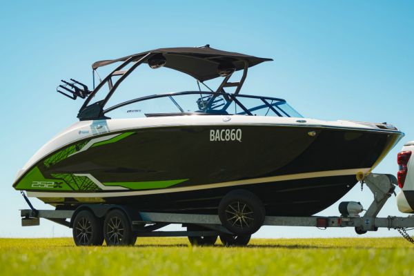 2021 Yamaha 252Xe Sport Monohull image