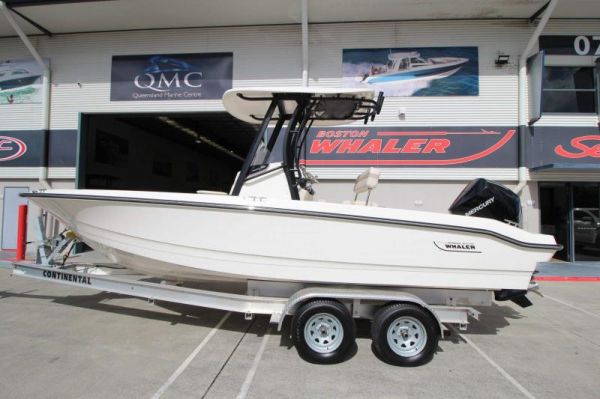 2023 Boston Whaler 220 Dauntless image