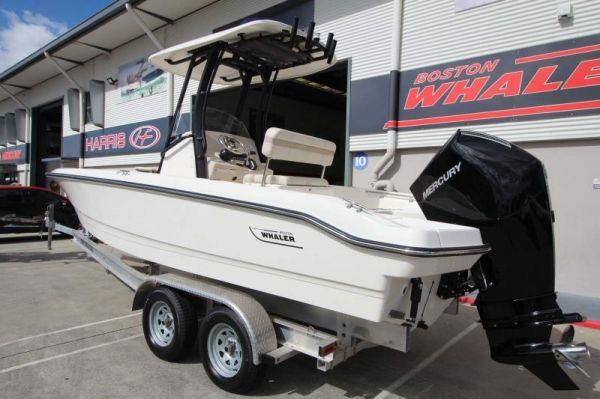 2023 Boston Whaler 220 Dauntless image