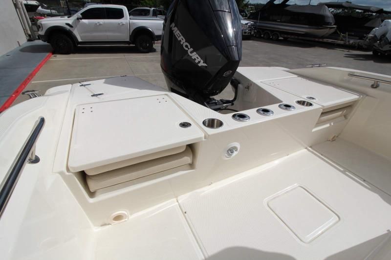Image for 2023 Boston Whaler 220 Dauntless 24