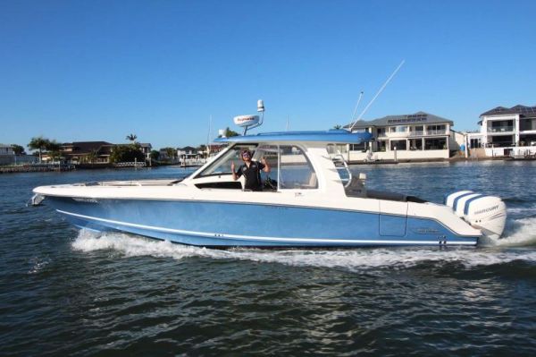 2019 Boston Whaler 350 Realm image