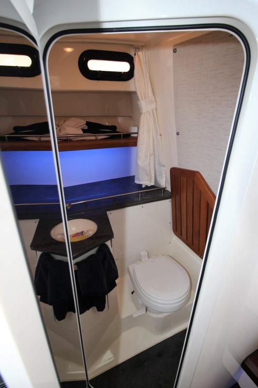 Image for 2019 Boston Whaler 350 Realm 46