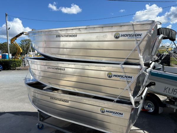 2025 Horizon 370 Pathfinder Boat HIGH SIDES image