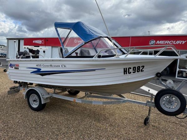 QUINTREX 455 COAST RUNNER CV RUNABOUT image