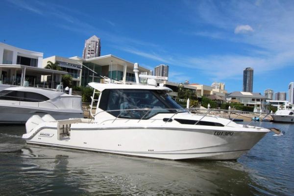 2021 Boston Whaler 325 Conquest image