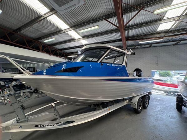Mclay 661 Crossover Boat HARDTOP image