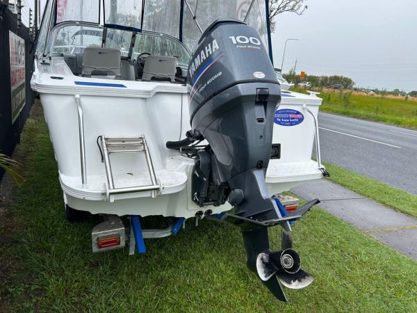 USED 2010 QUINTREX 490 ESCAPE WITH YAMAHA 100HP FOURSTROKE FOR SALE image
