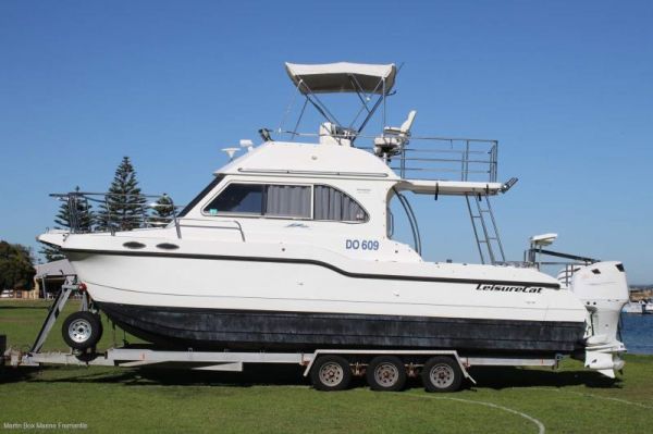 2006 Leisurecat 9000 Profisher image