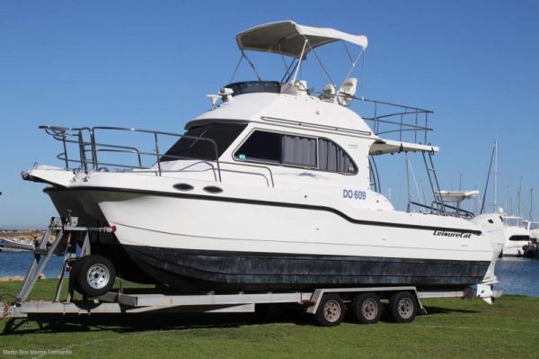 2006 Leisurecat 9000 Profisher image