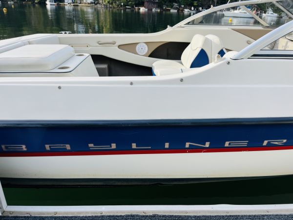 2004 BAYLINER 195 BOWRIDER 5.8m **REDUCED** image
