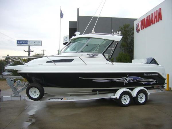2025 HAINES HUNTER Offshore 675 Offshore Enclosed image