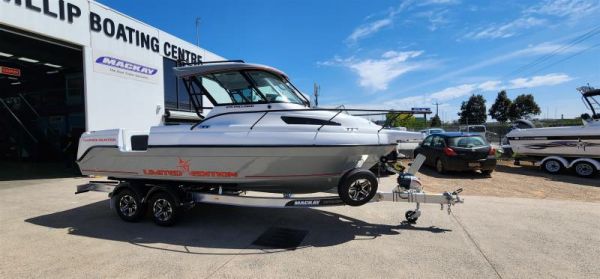 2024 HAINES HUNTER Enclosed 675 Enclosed Limited Black Edition image