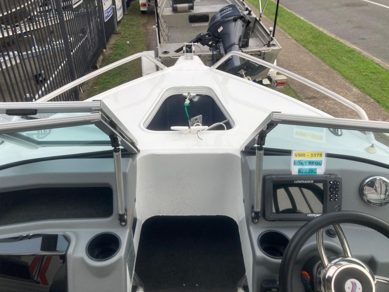 Image for QUINTREX 430 FISHABOUT PRO WITH 60HP MERCURY 4 STROKE FOR SALE 9