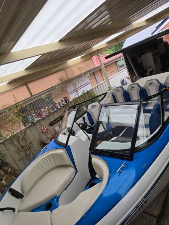2005 Quicksilver Lightning Bowrider image