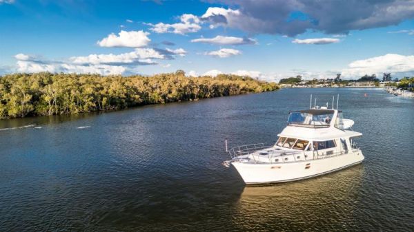 2012 ALASKA Flybridge 46 image